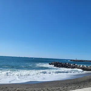 https://la-casetta-a-due-passi-dal-mare.hotelitalianriviera.com